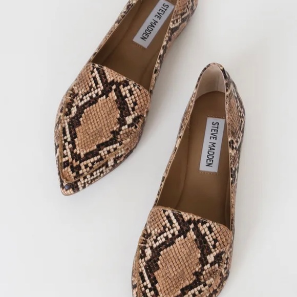 Steve Madden Point Toe Snake Skin Loafers - Size 6.5 - Picture 2 of 8